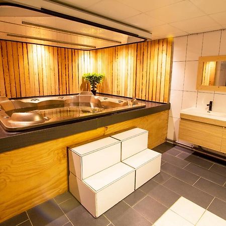 Luxus Familienvilla Mit Jacuzzi & Sauna Tzummarum Exterior photo