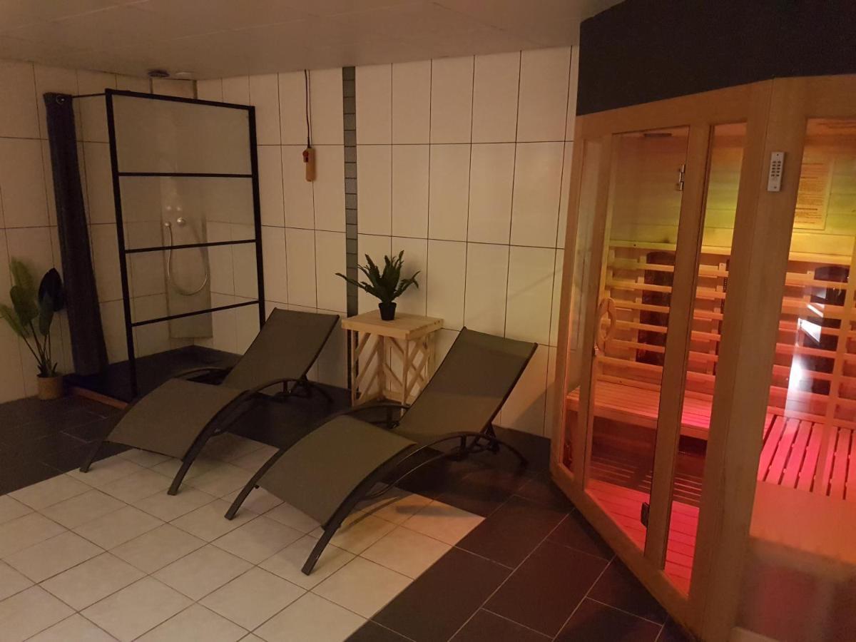 Luxus Familienvilla Mit Jacuzzi & Sauna Tzummarum Exterior photo